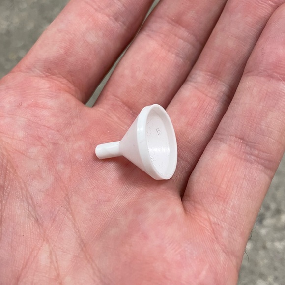 Vintage Silver-tone Heart Shaving Perfume Decanter W/ dabber & carrying bag - Picture 9 of 10